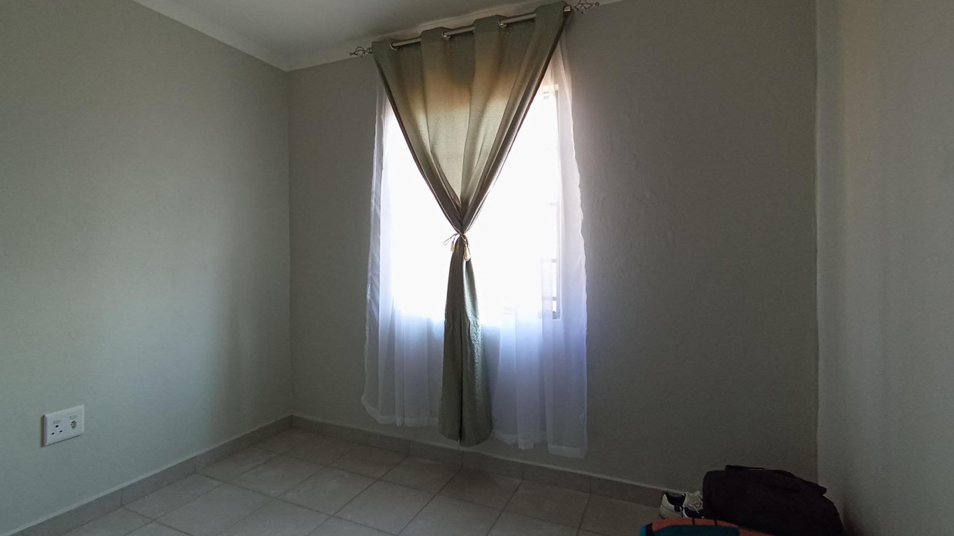 Bed Room 1 - 8 square meters of property in Glenway Estate