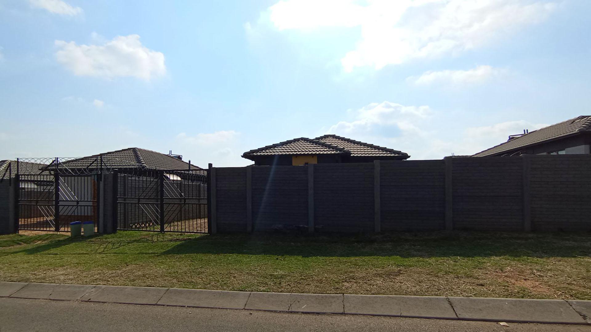 Front View of property in Glenway Estate