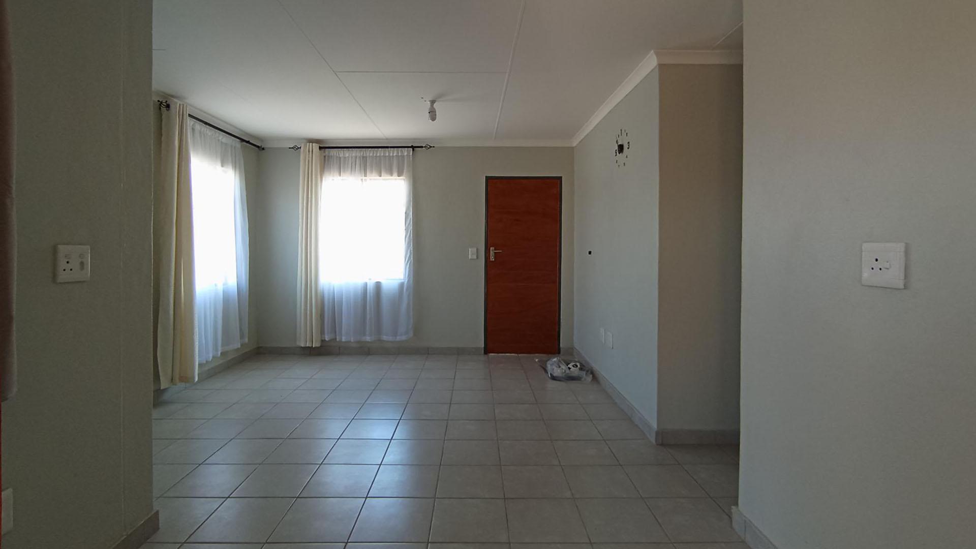 Kitchen - 7 square meters of property in Glenway Estate