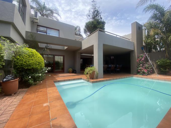 5 Bedroom House for Sale For Sale in Bedfordview - MR711156