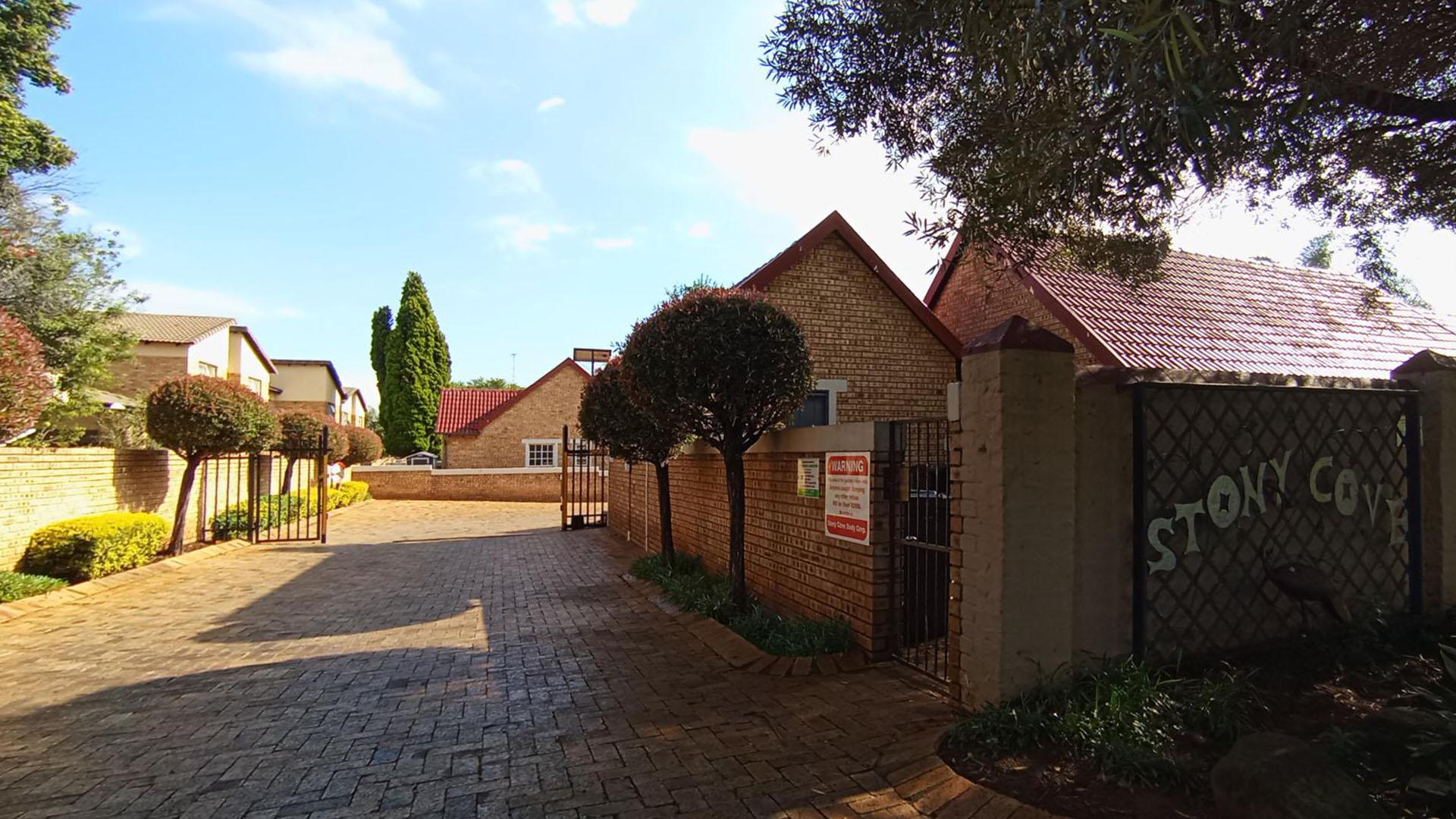 Front View of property in Celtisdal