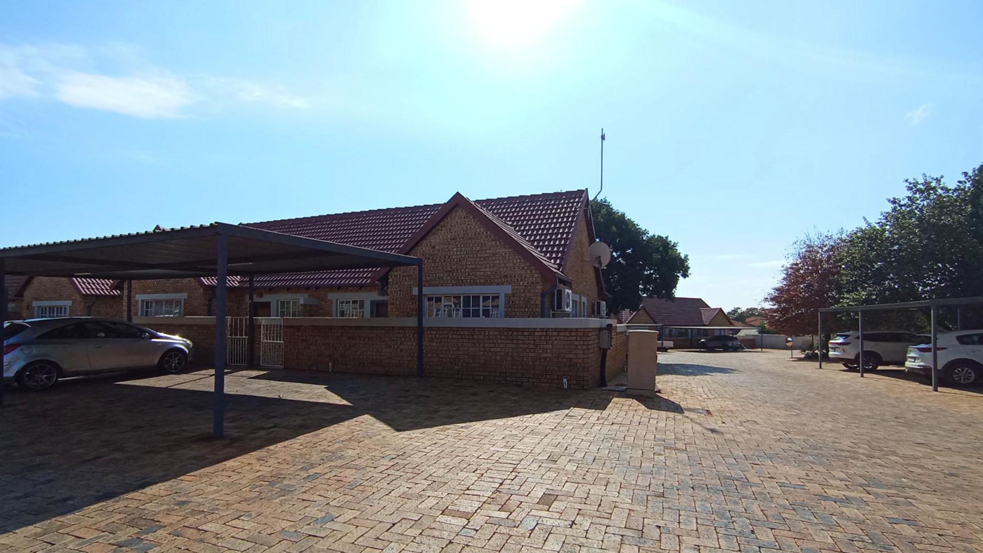 Front View of property in Celtisdal