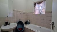 Bathroom 2 - 6 square meters of property in Sundowner