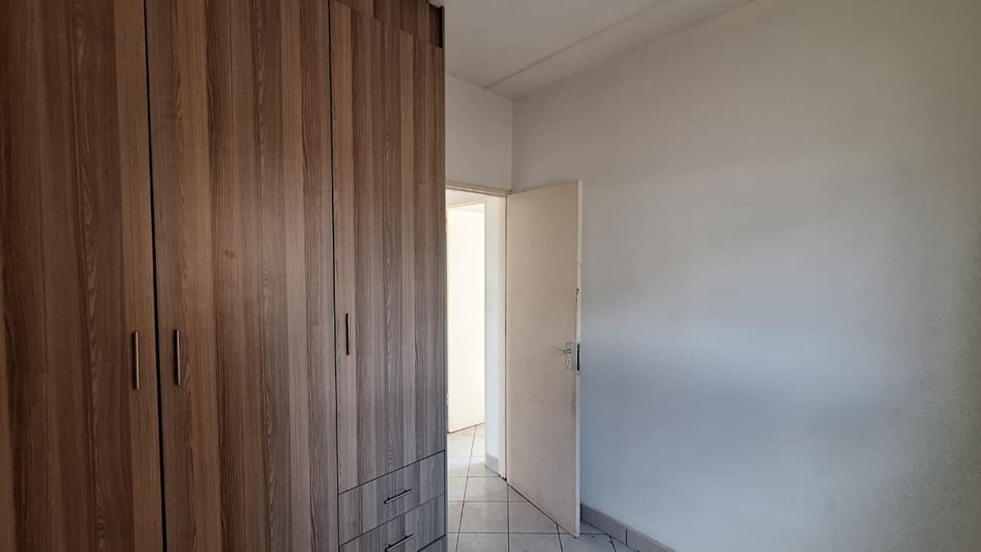 Bed Room 2 - 10 square meters of property in Dawn Park
