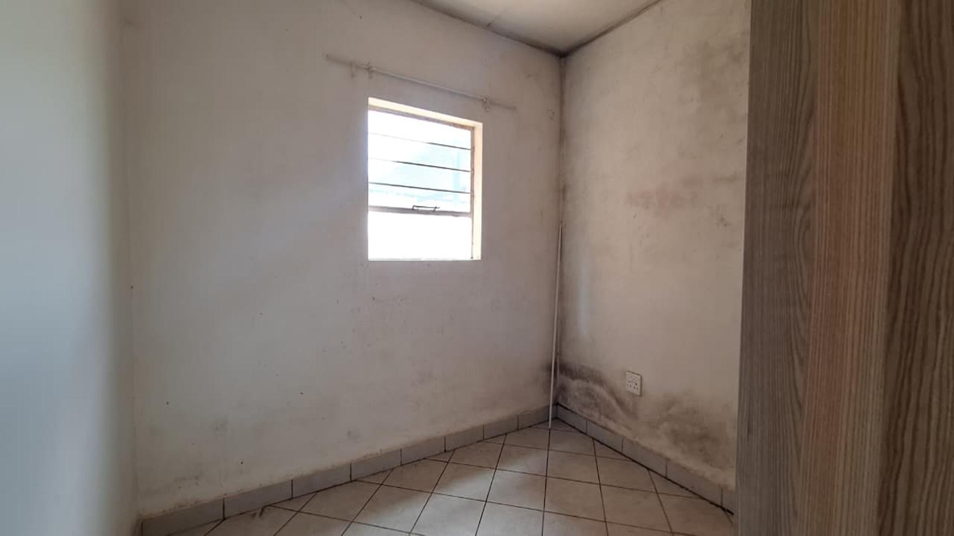 Bed Room 2 - 10 square meters of property in Dawn Park