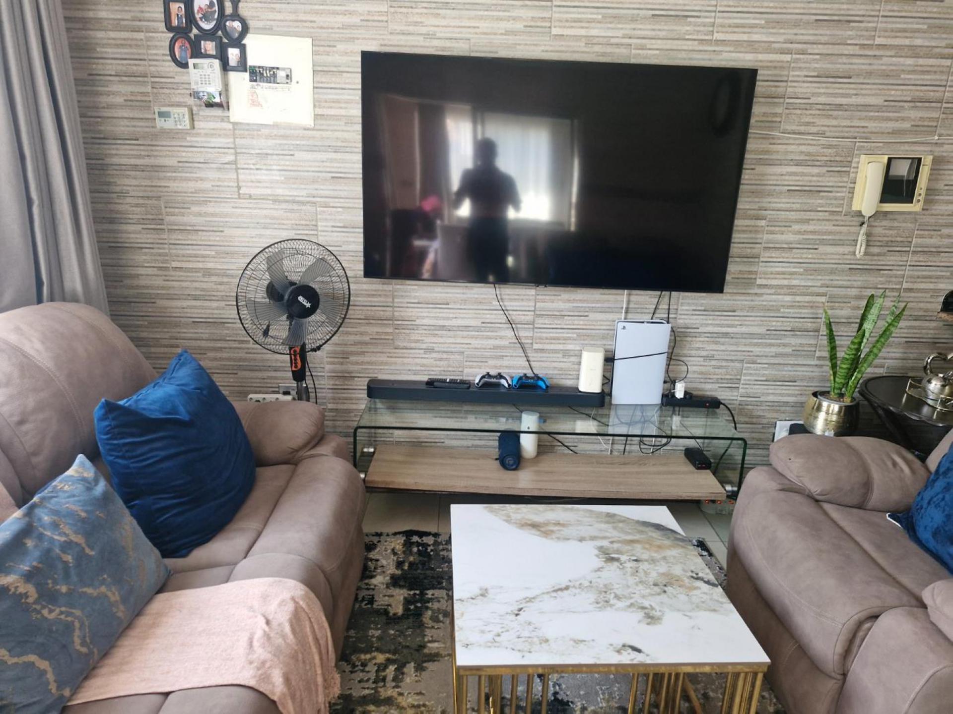  of property in Klipfontein View