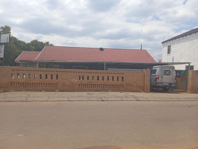 3 Bedroom House for Sale For Sale in Jabavu - MR711197