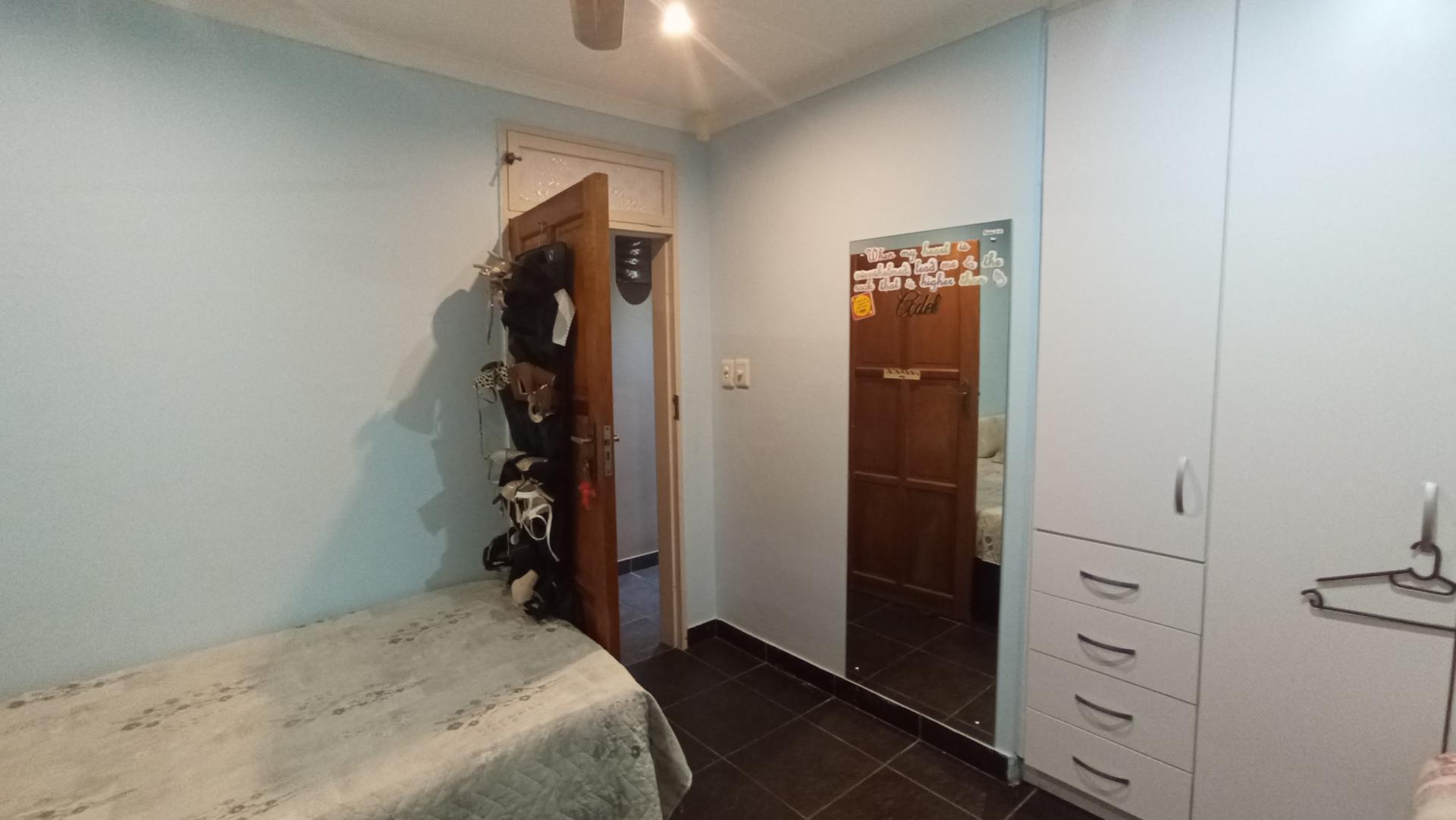 Bed Room 1 of property in Glen Hills