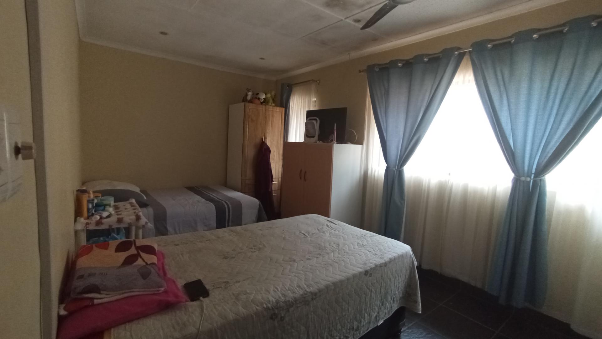 Bed Room 3 of property in Glen Hills