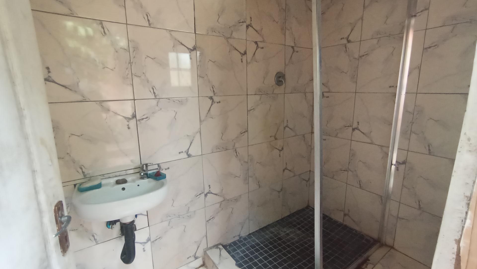 Staff Bathroom of property in Glen Hills