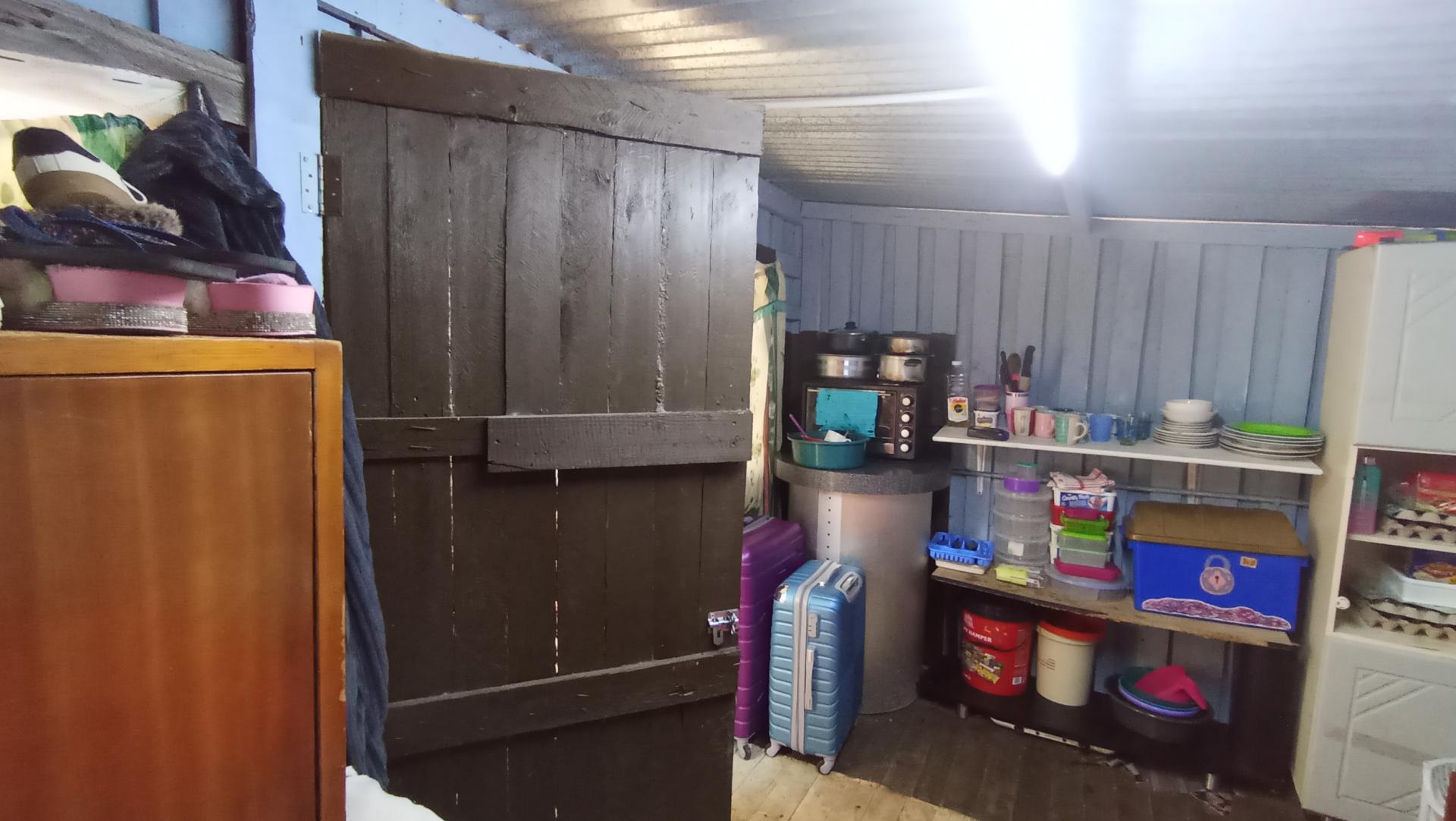 Staff Room - 10 square meters of property in Glen Hills