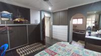 Main Bedroom of property in Glen Hills