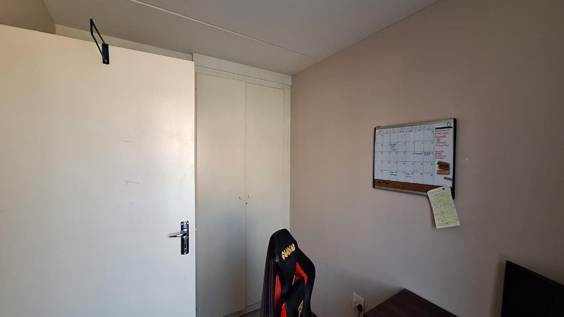 Bed Room 2 - 10 square meters of property in Beyers Park