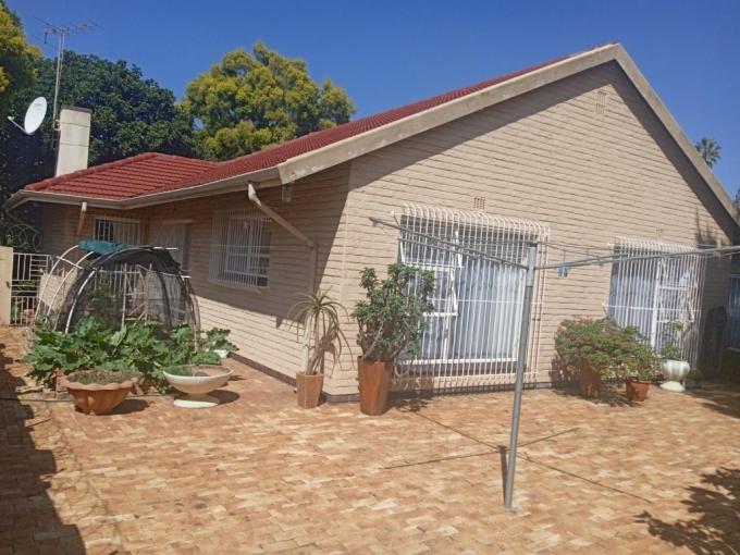 3 Bedroom House for Sale For Sale in Randhart - MR711253