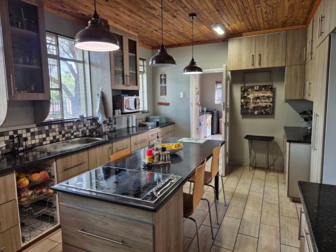 6 Bedroom House for Sale For Sale in Kathu - MR711254