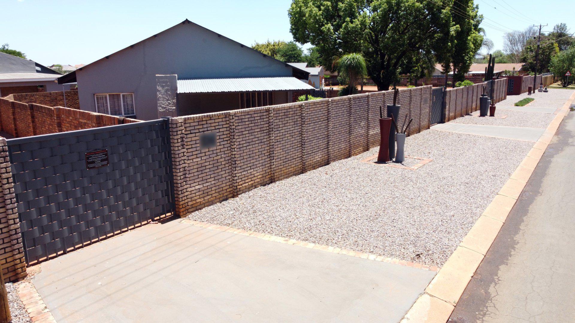  of property in Montana Tuine