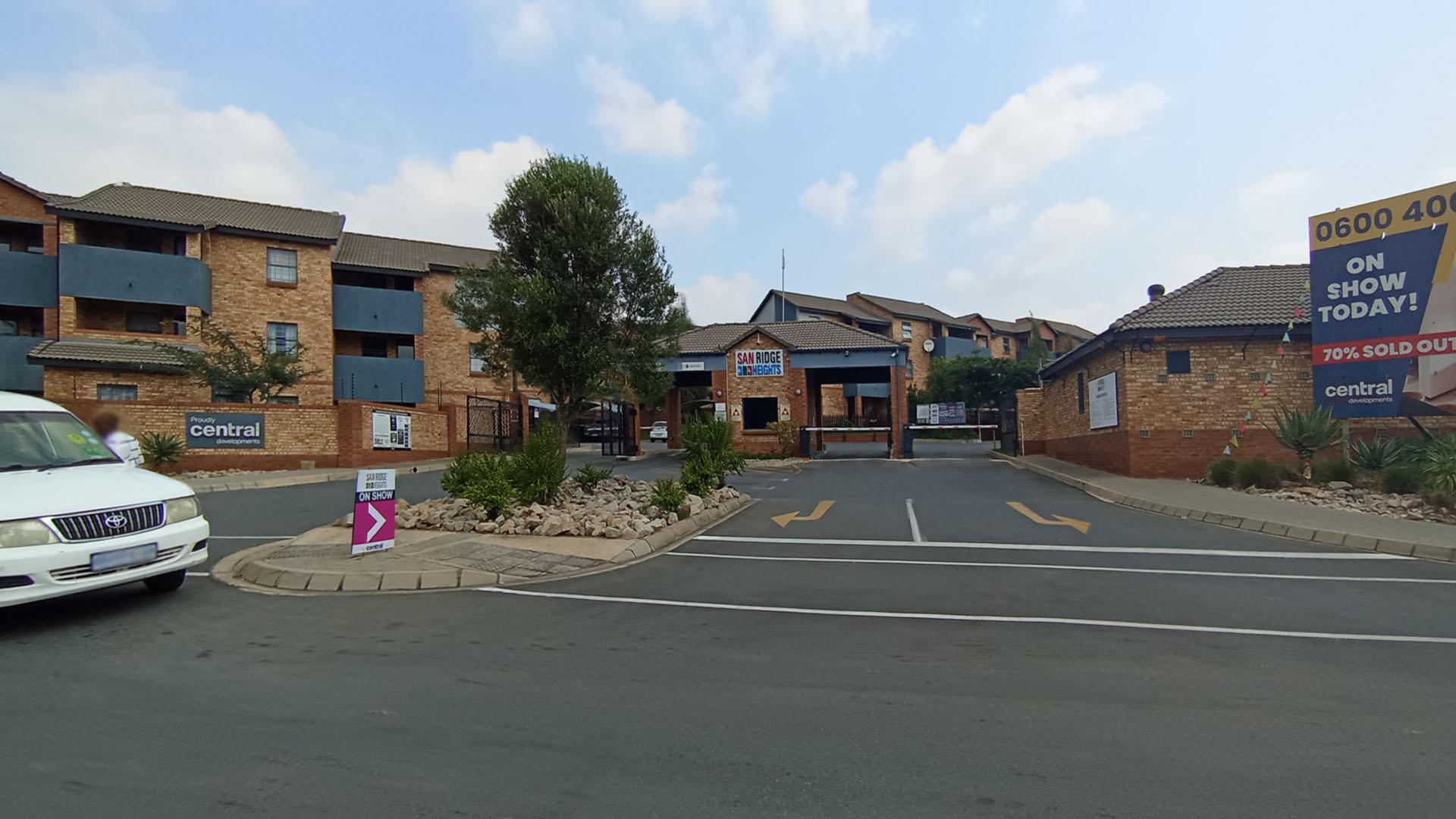 Front View of property in Erand Gardens