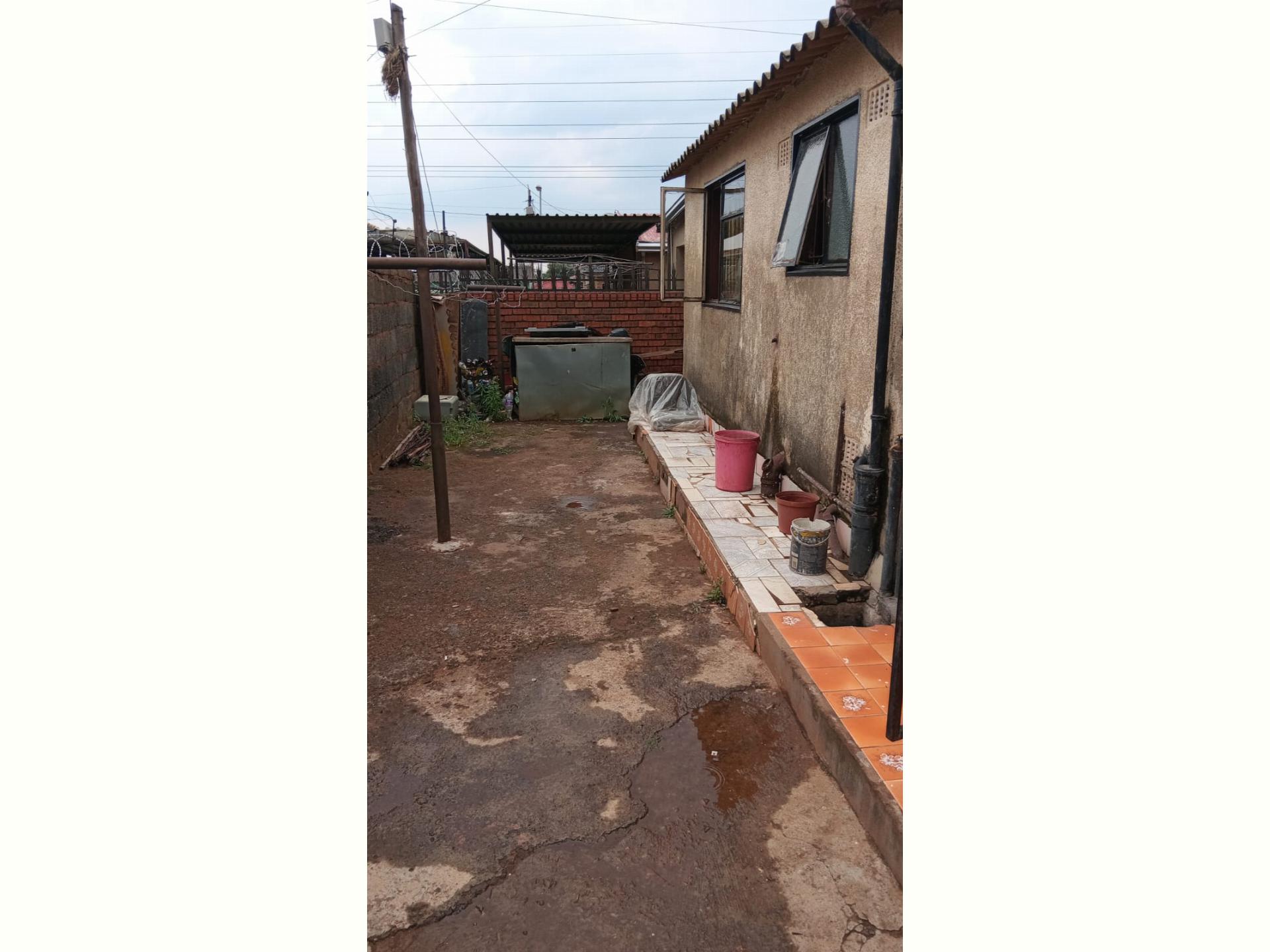  of property in Chiawelo
