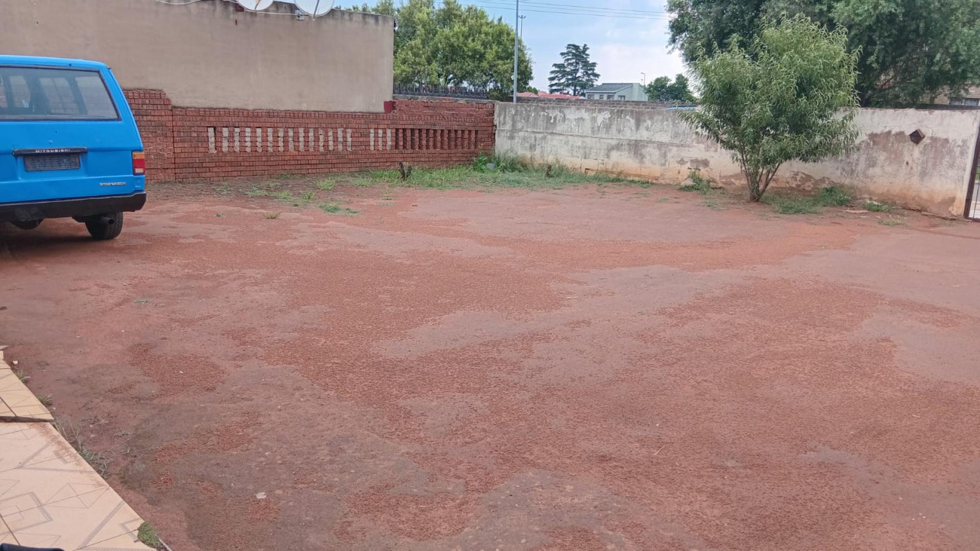  of property in Chiawelo