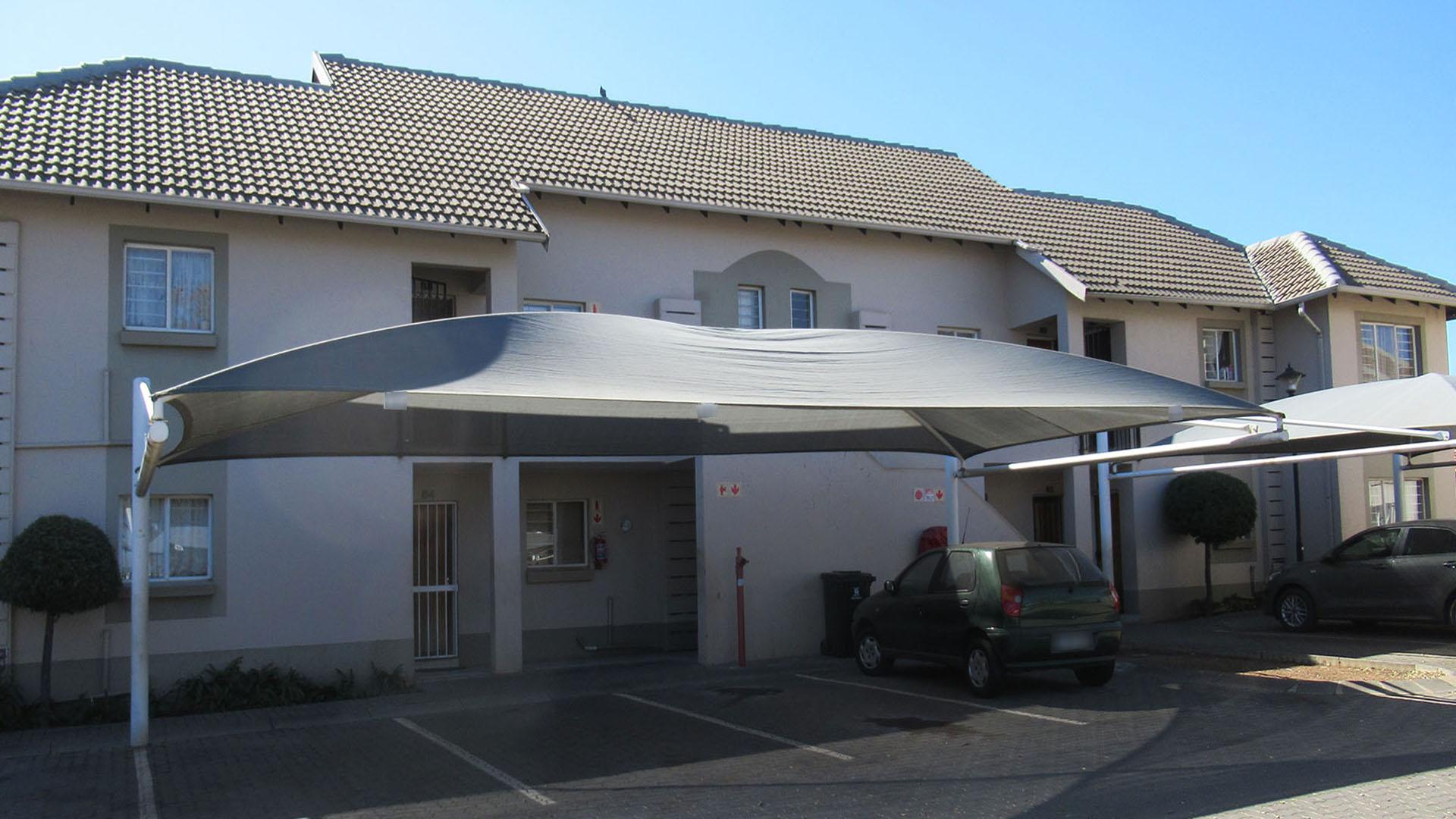 Front View of property in Klippoortje
