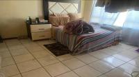 Bed Room 2 of property in Mafikeng