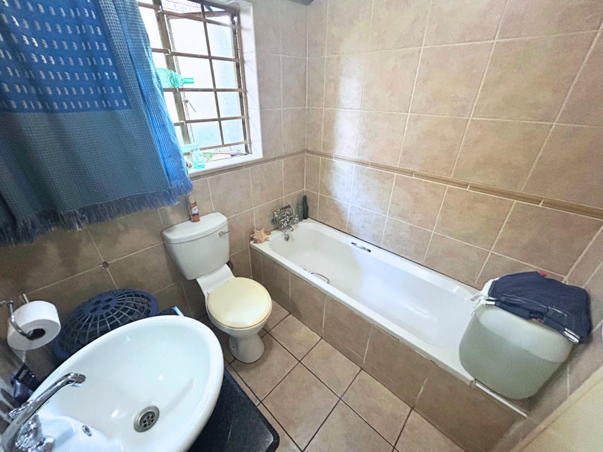  of property in Amberfield