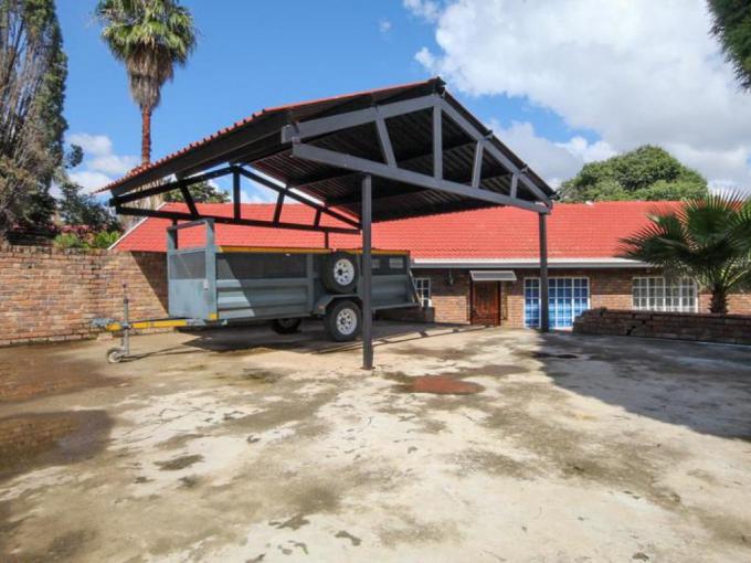 4 Bedroom House for Sale For Sale in Rooihuiskraal - MR711341