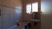 Bathroom 1 - 5 square meters of property in Nellmapius