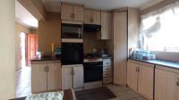 Kitchen - 10 square meters of property in Nellmapius