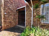  of property in Geelhoutpark