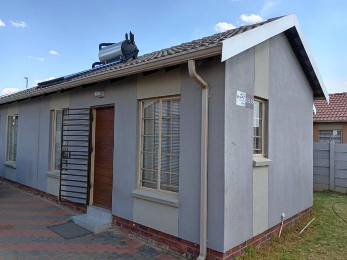 3 Bedroom House for Sale For Sale in Palm Ridge - MR711363