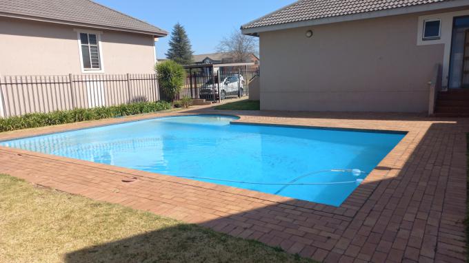 1 Bedroom Duplex for Sale For Sale in Rembrandt Park - MR711390