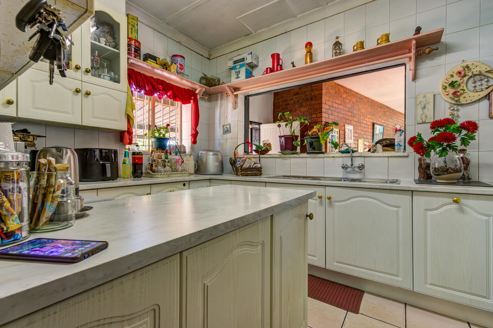  of property in Rhodesfield