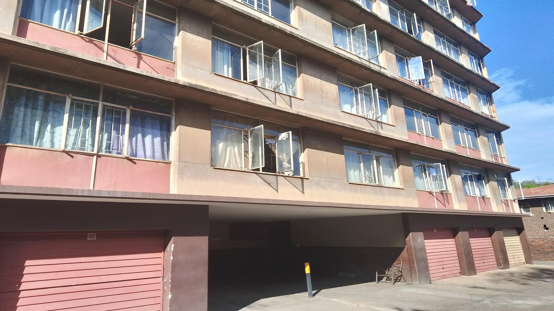 Front View of property in Arcadia