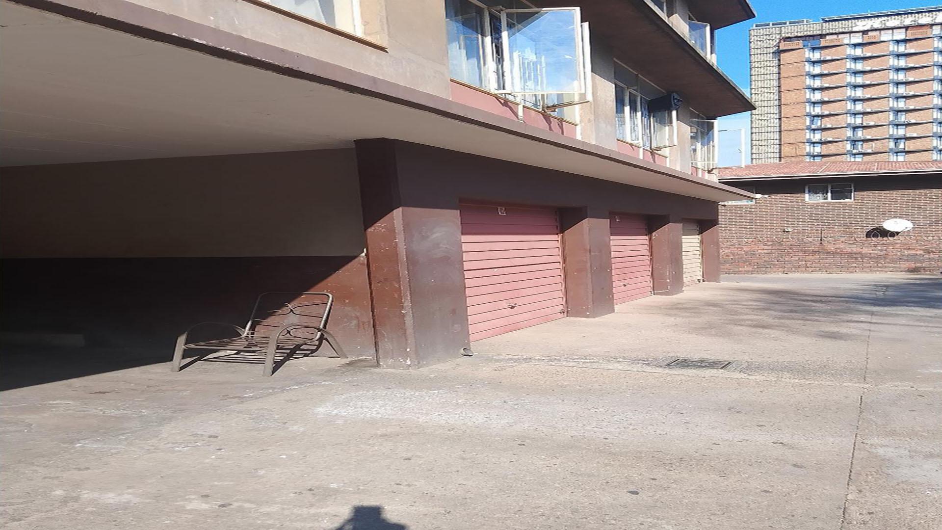 Garage of property in Arcadia