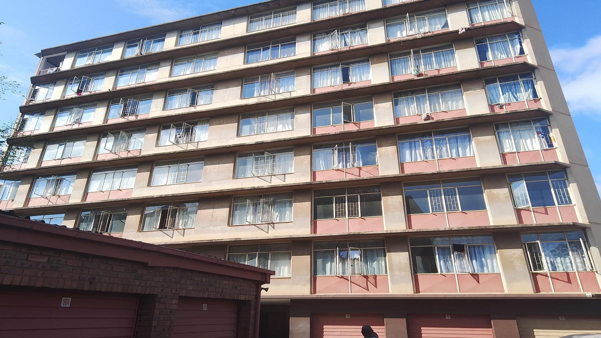 Front View of property in Arcadia