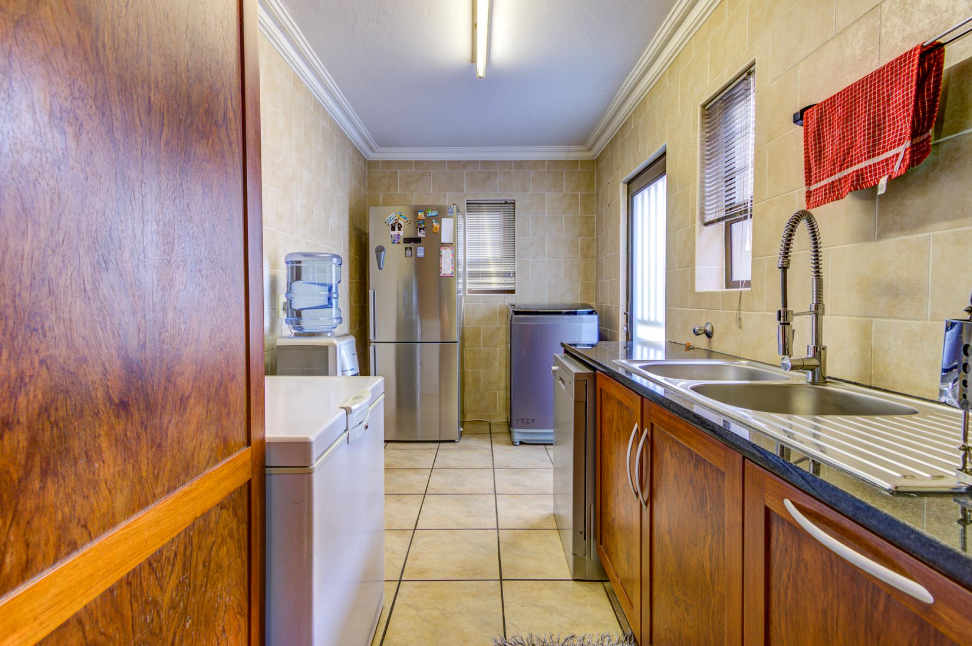  of property in Ravenswood