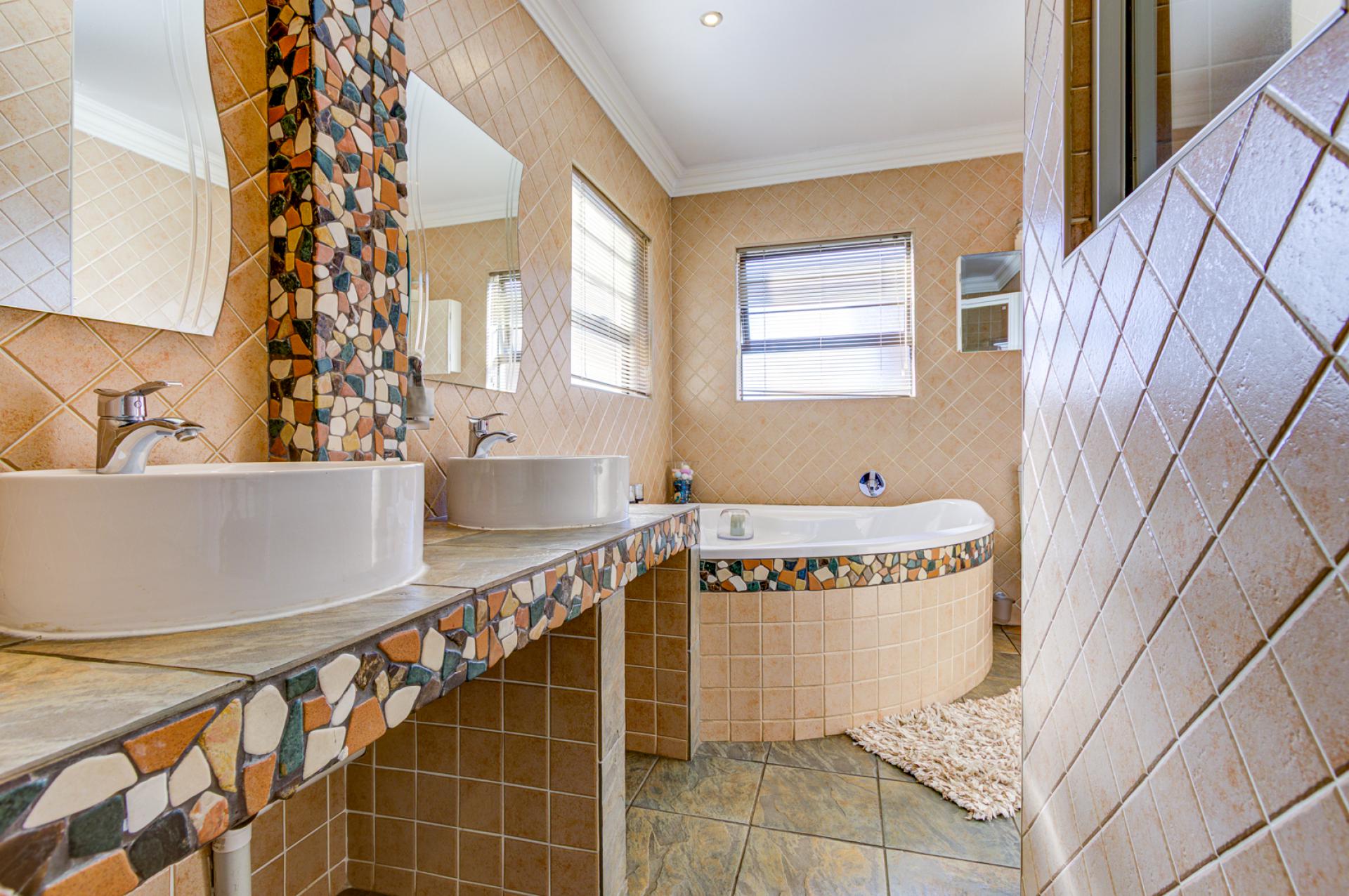  of property in Ravenswood