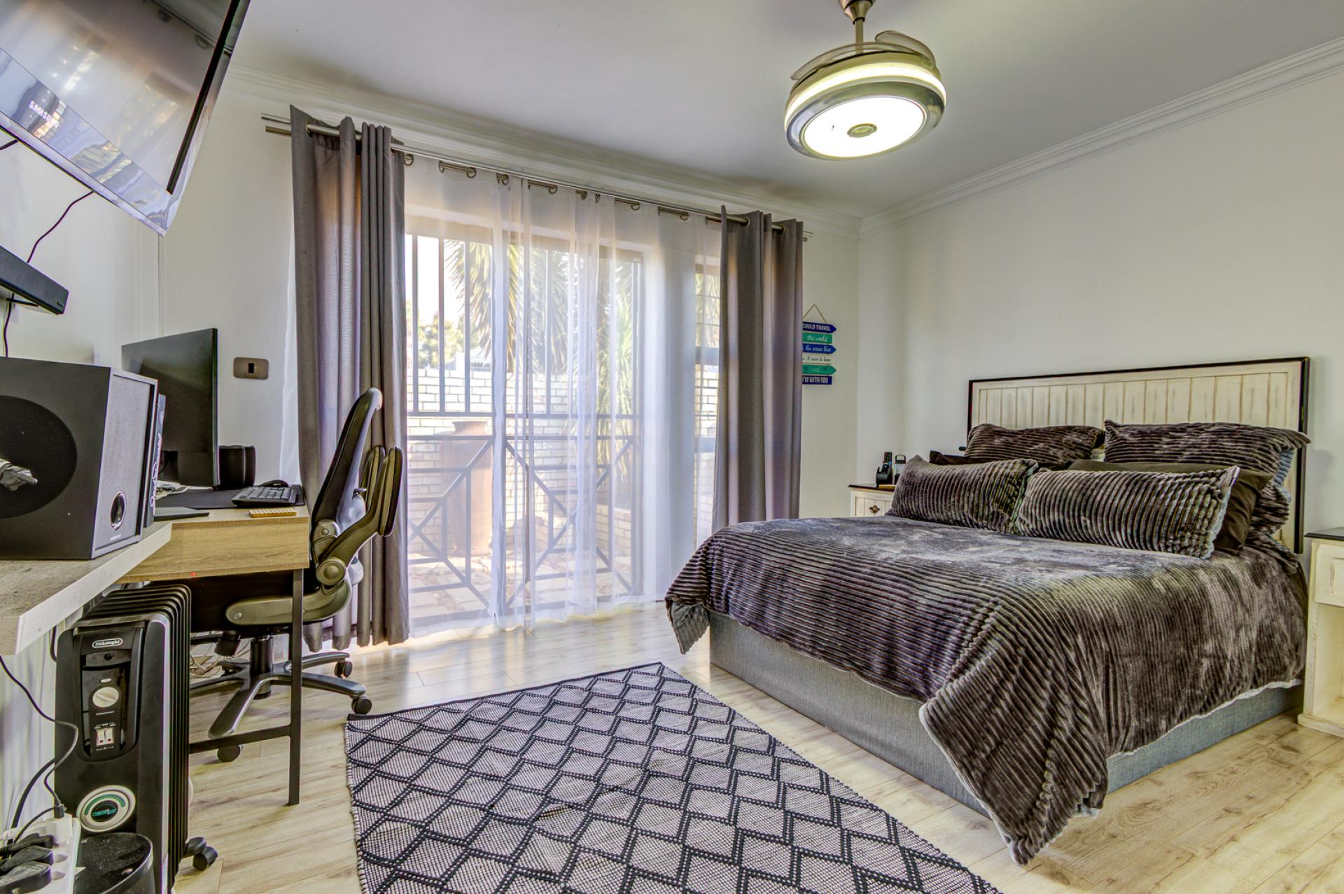  of property in Ravenswood