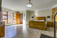  of property in Ravenswood