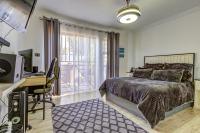  of property in Ravenswood