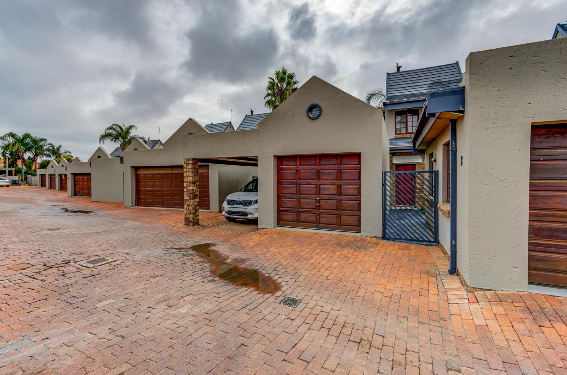  of property in Glen Marais