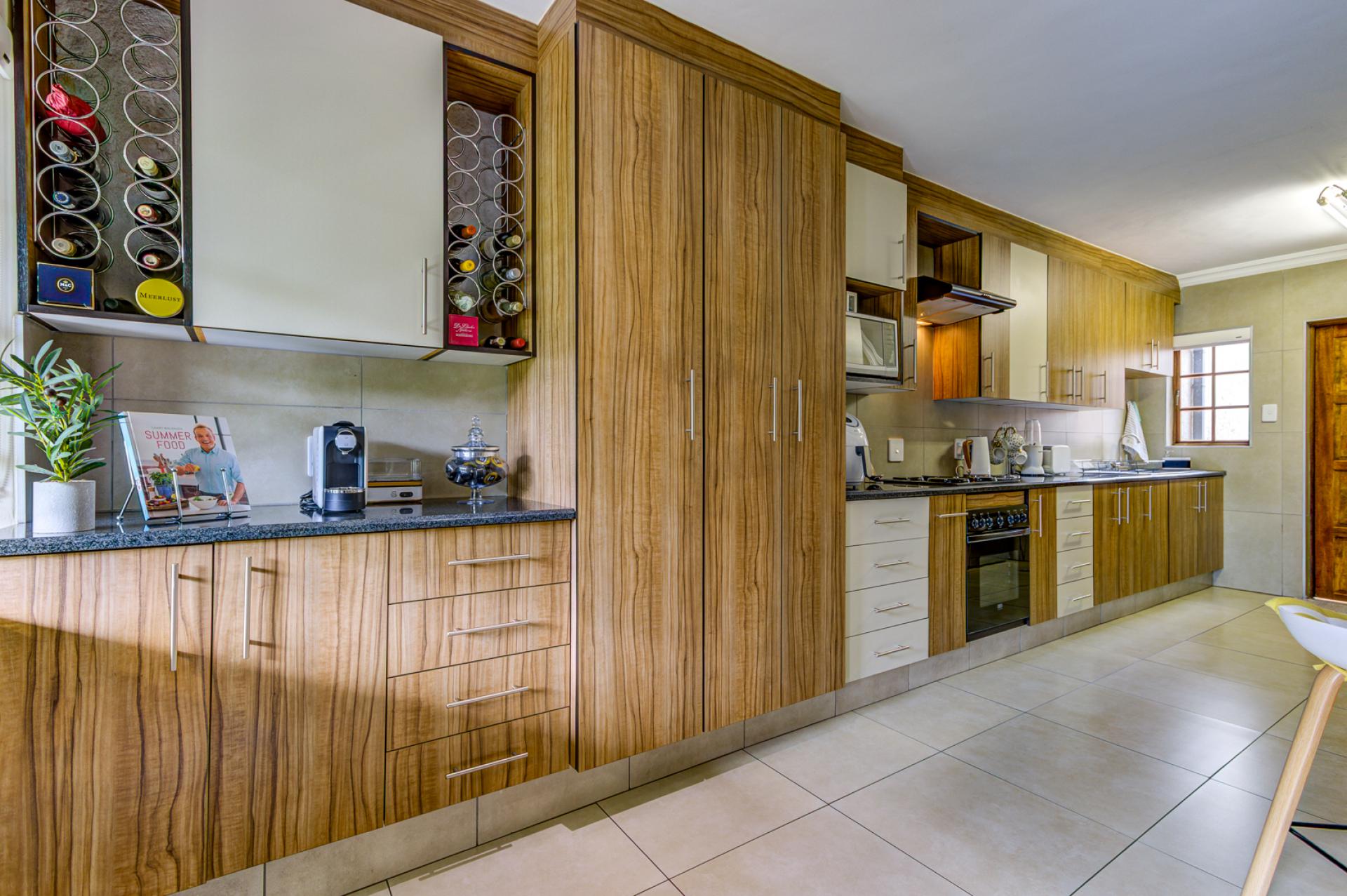  of property in Glen Marais