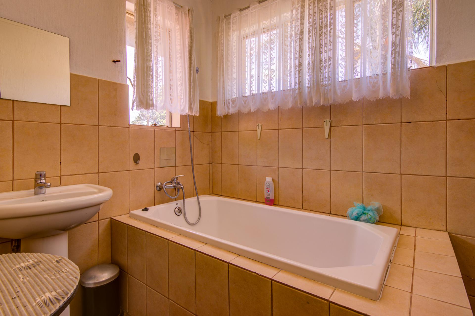  of property in Glen Marais