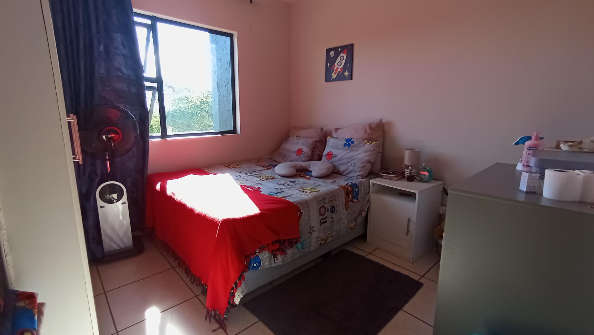 Bed Room 2 - 12 square meters of property in Ballitoville