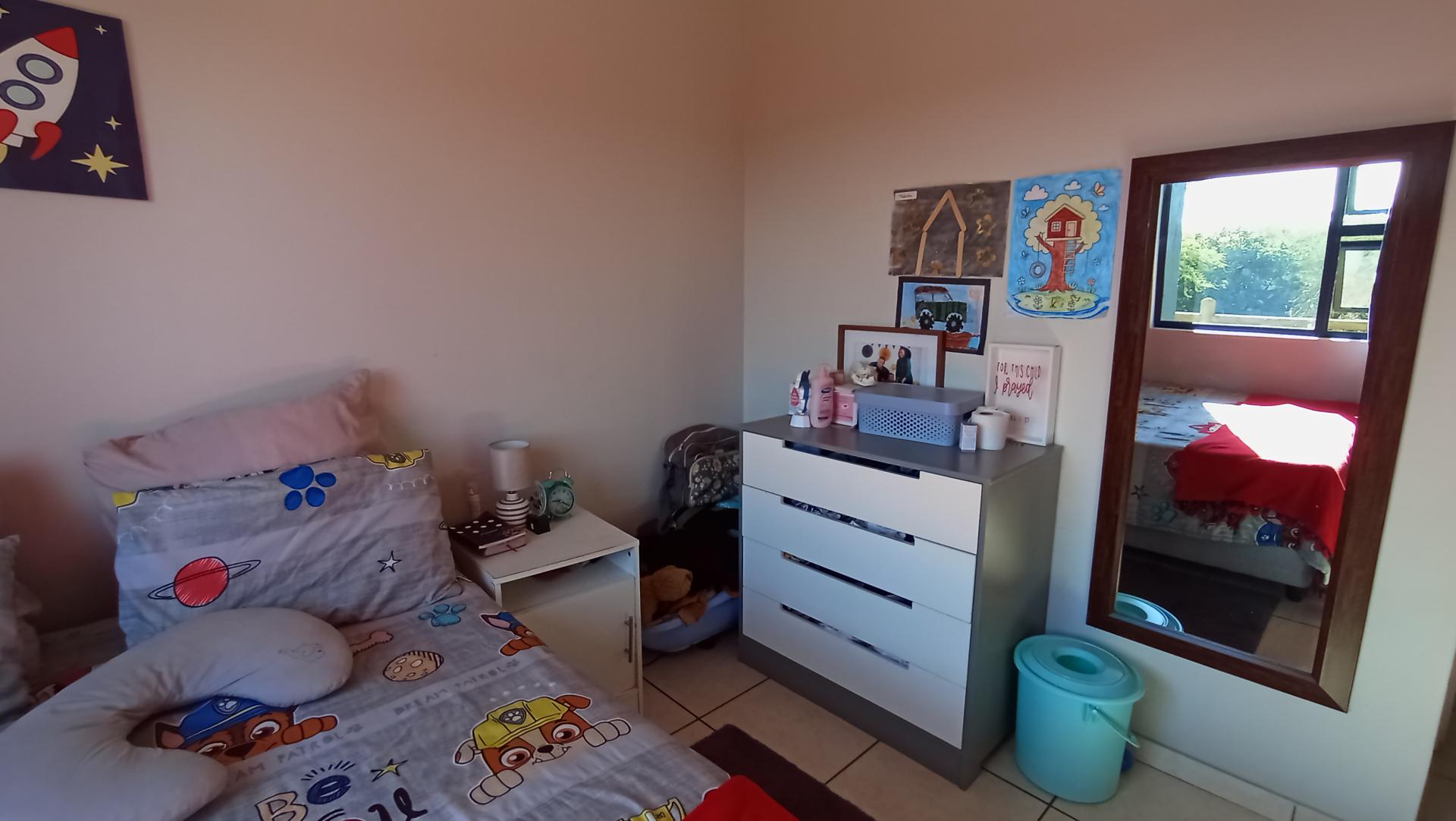 Bed Room 2 - 12 square meters of property in Ballitoville