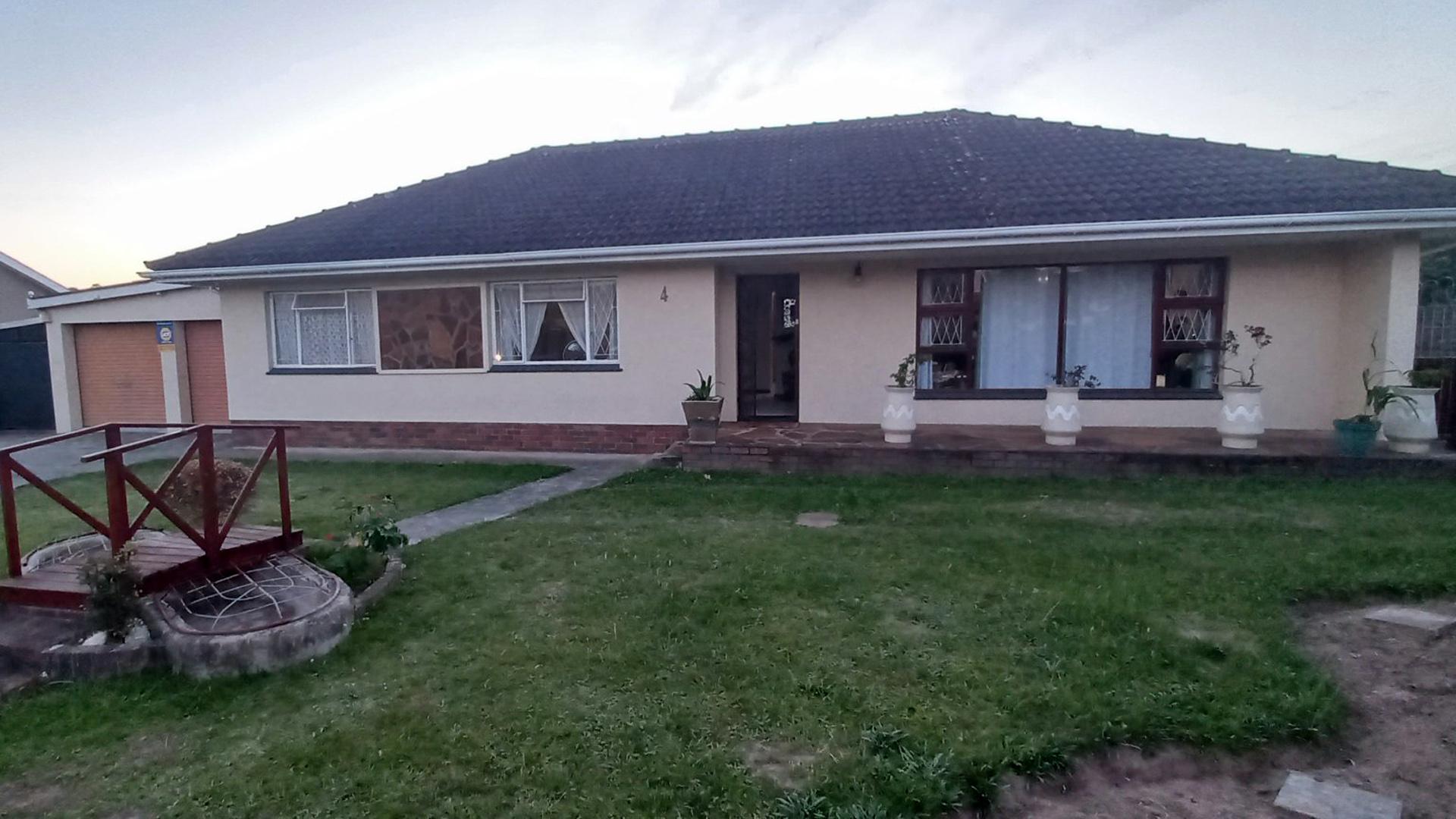 Front View of property in Amalinda