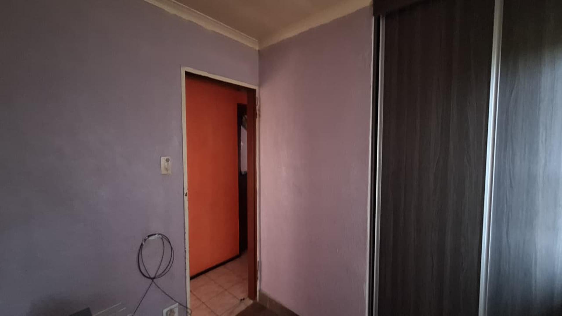 Bed Room 1 - 8 square meters of property in Kagiso