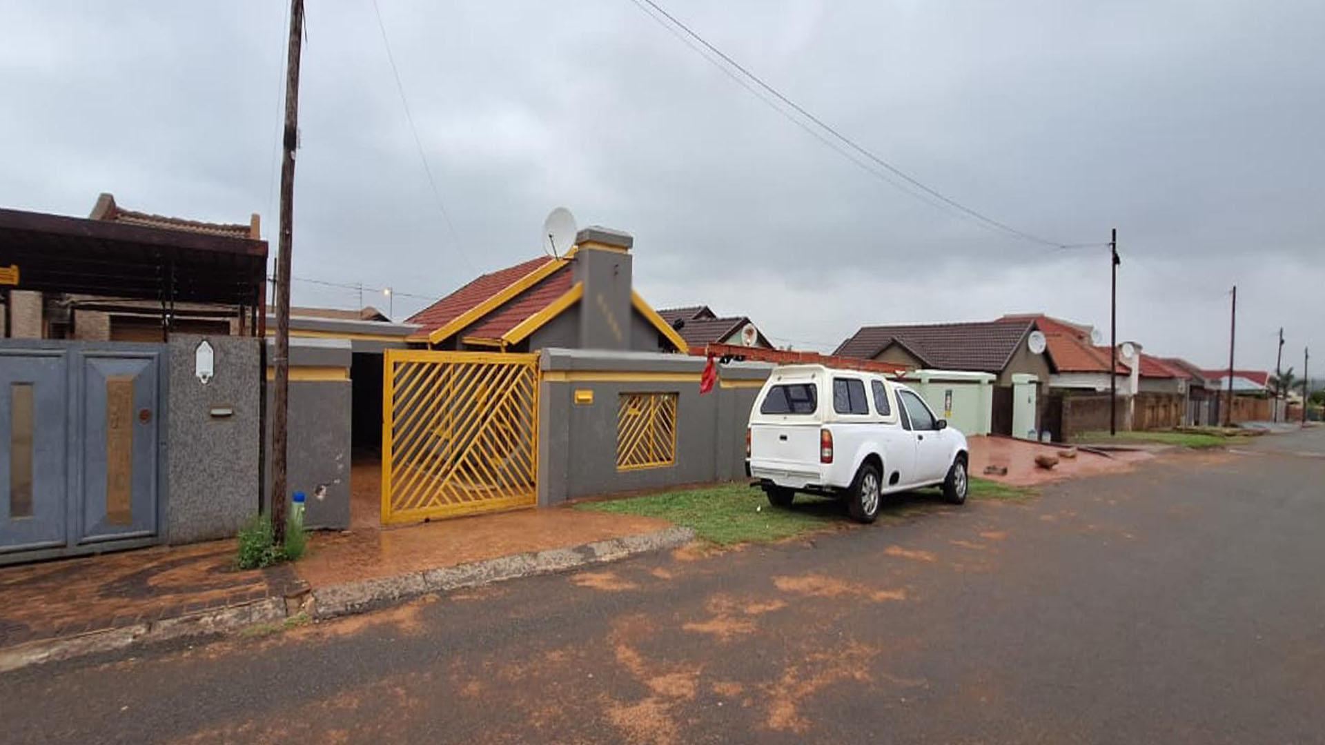 Front View of property in Kagiso