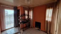 Lounges - 22 square meters of property in Kagiso